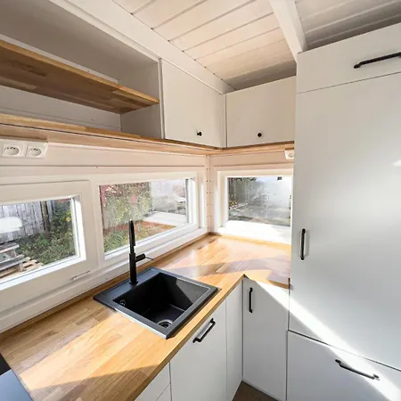 Camping Red Tiny House *