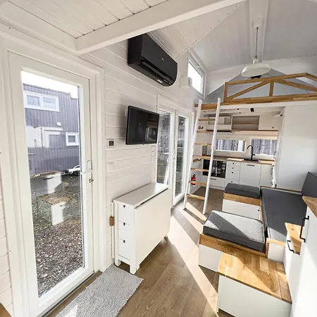 Red Tiny House Camping Sopot